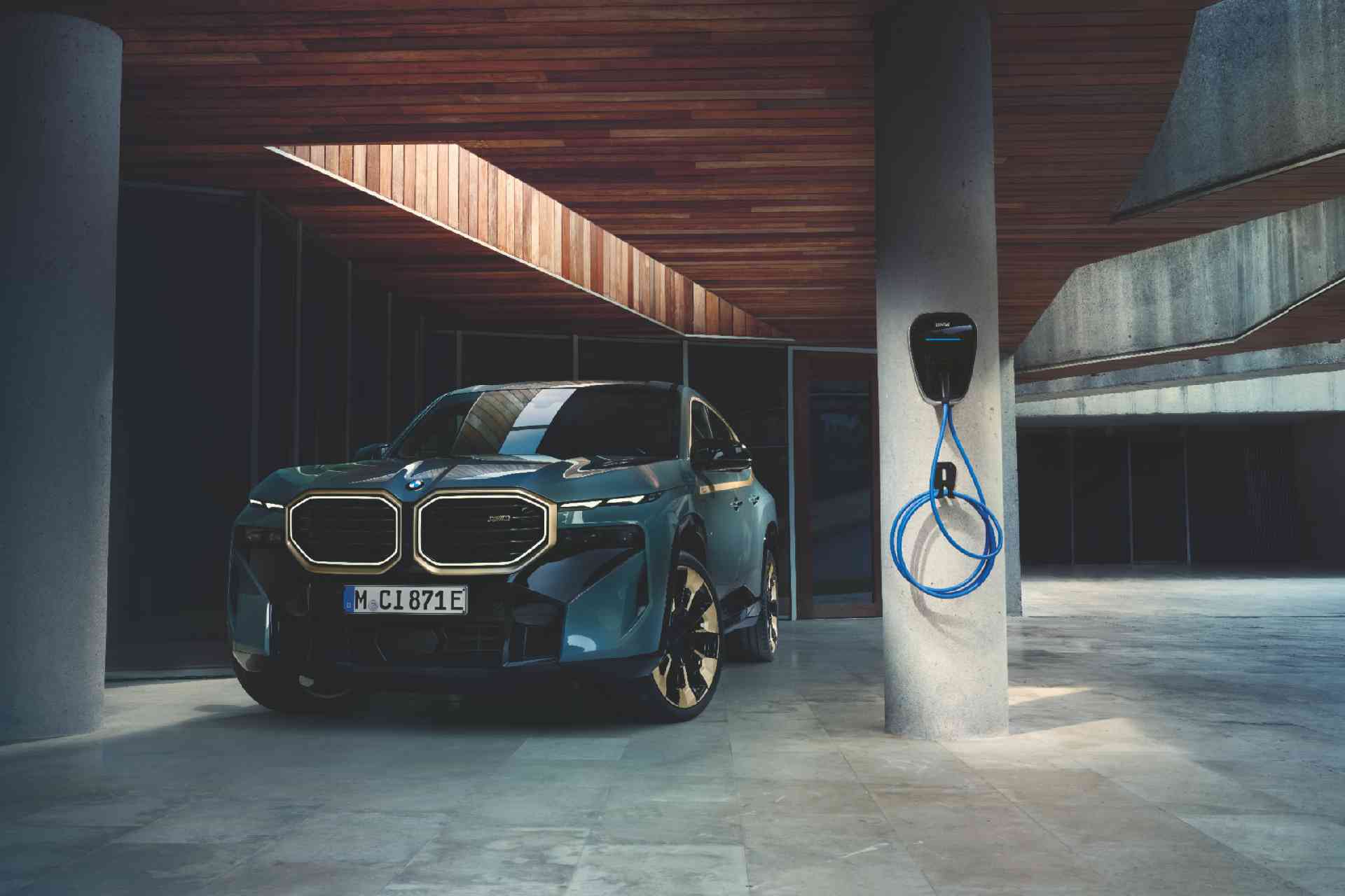 BMW XM exterior