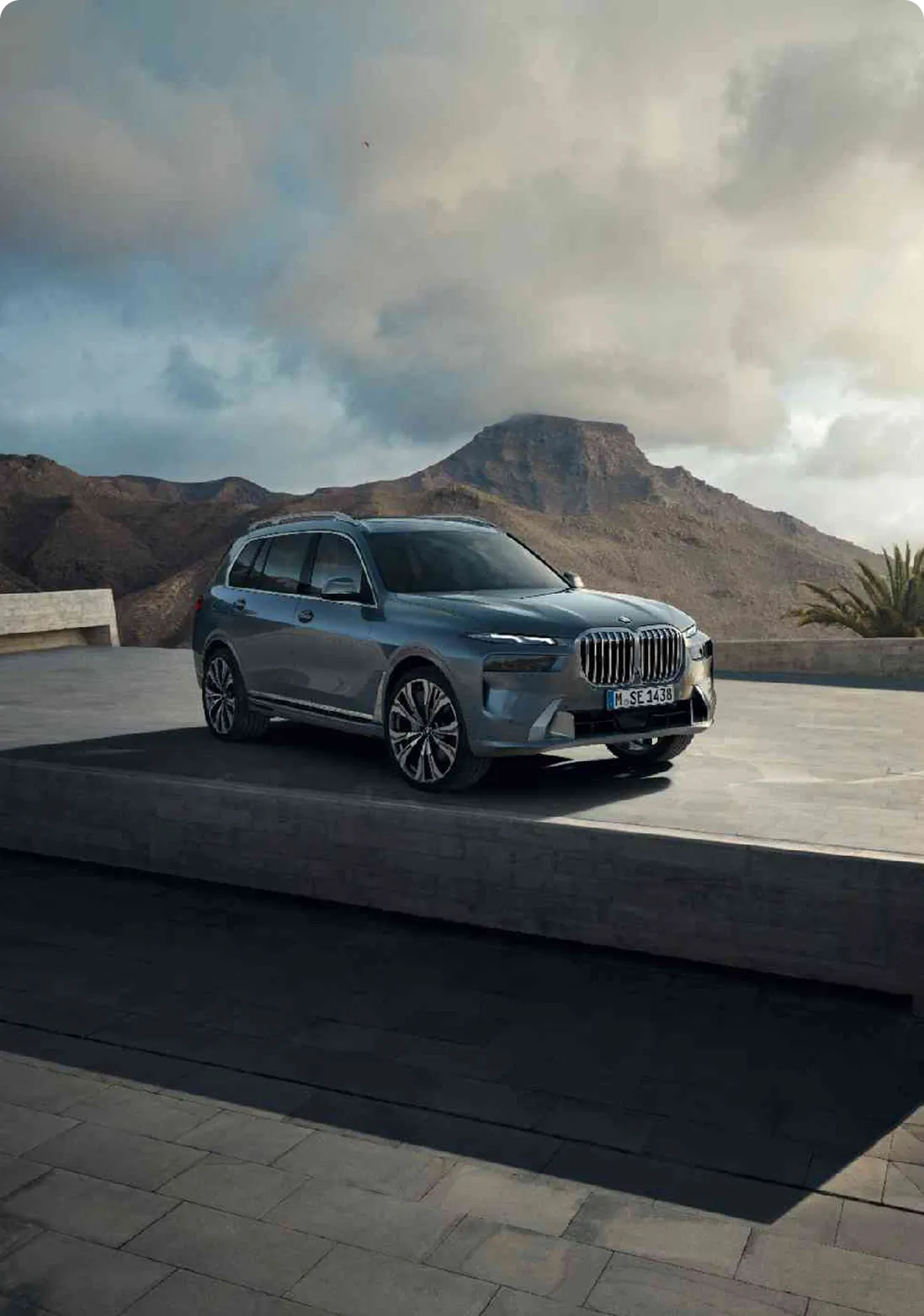 BMW X7 front grille close-up