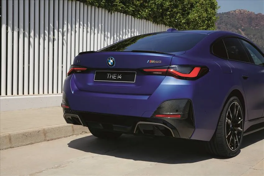 BMW i4 hero image