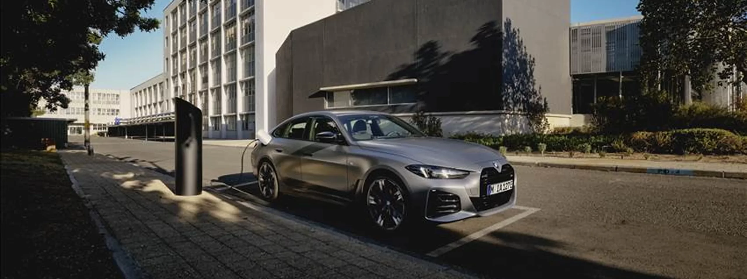 BMW i4 compared to other BMW models