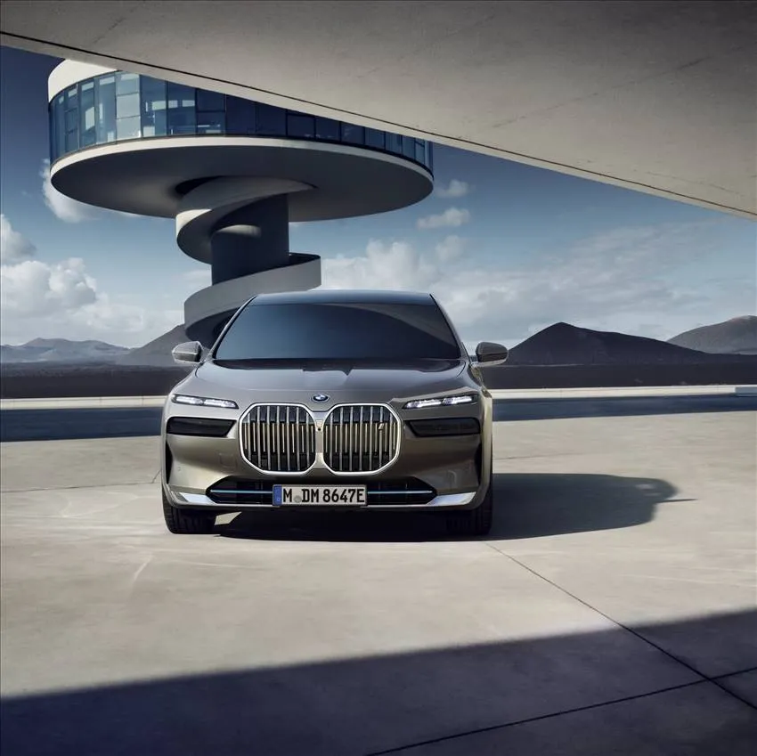 BMW i7 inventory card